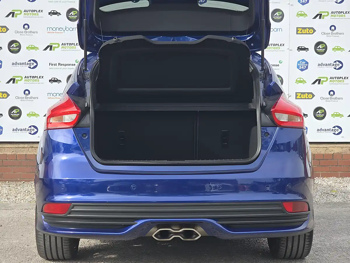 Used 2017 Ford Focus ST-3 Blue - Interior and Exterior details 10