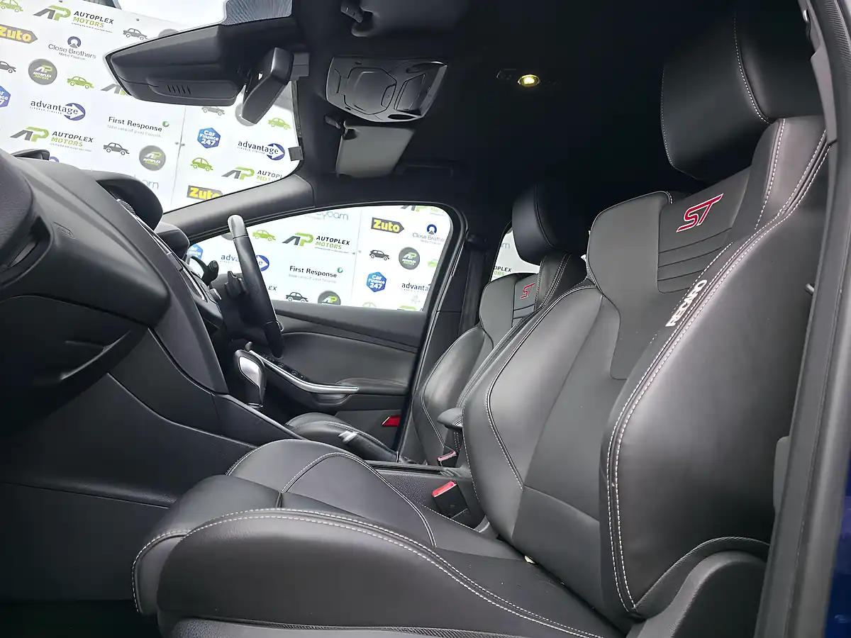 Used 2017 Ford Focus ST-3 Blue - Interior and Exterior details 12