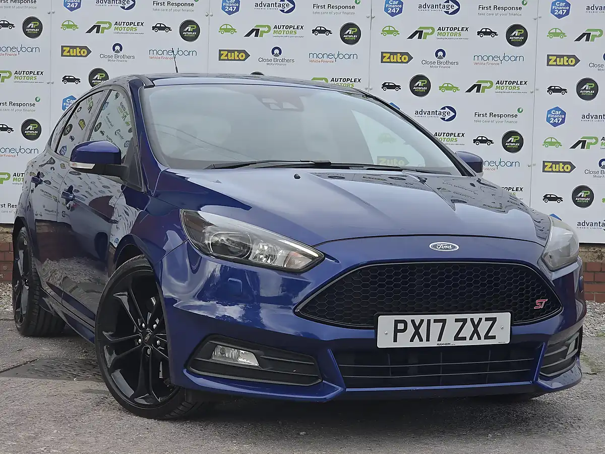 Used 2017 Ford Focus ST-3 Blue - Interior and Exterior details 3
