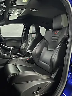 Used 2017 Ford Focus ST-3 Deep Impact Metallic Blue - Interior and Exterior details 12
