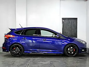 Used 2017 Ford Focus ST-3 Deep Impact Metallic Blue - Interior and Exterior details 5