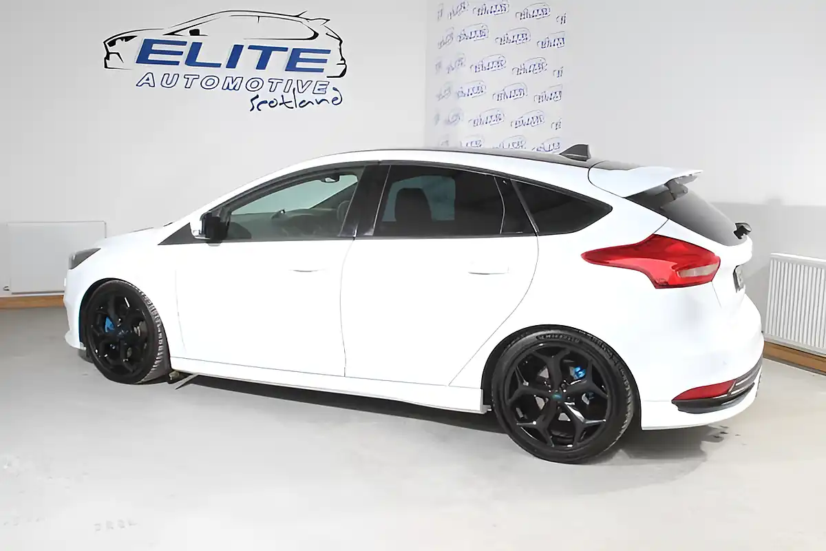 Used 2017 Ford Focus ST-3 Frozen White - Interior and Exterior details 11
