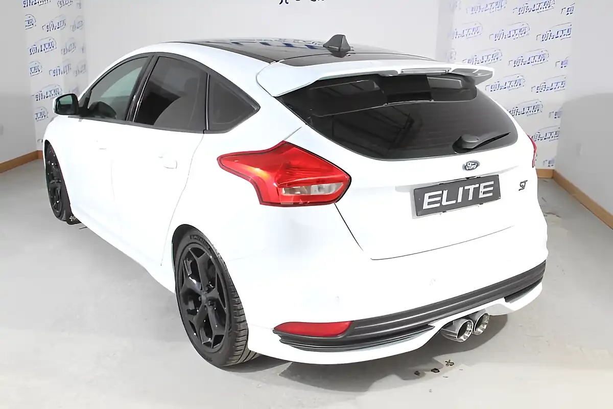 Used 2017 Ford Focus ST-3 Frozen White - Interior and Exterior details 12