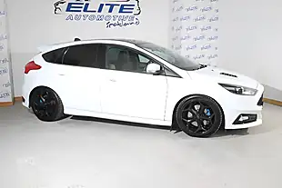 Used 2017 Ford Focus ST-3 Frozen White - Interior and Exterior details 2