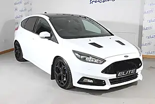 Used 2017 Ford Focus ST-3 Frozen White - Interior and Exterior details 5