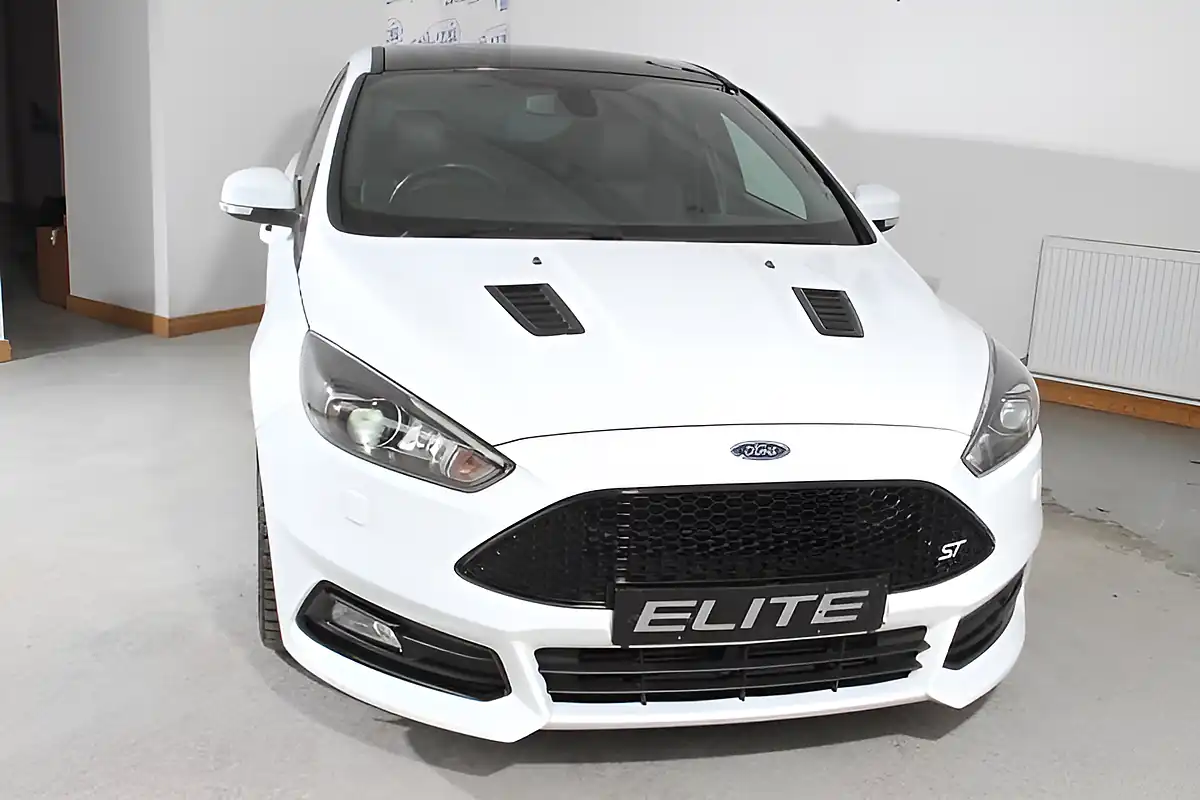 Used 2017 Ford Focus ST-3 Frozen White - Interior and Exterior details 9
