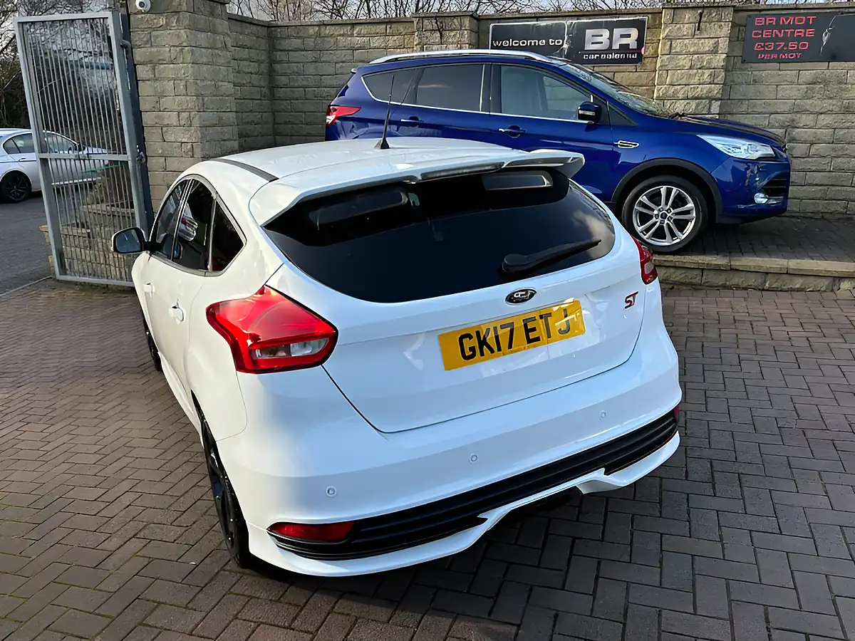 Used 2017 Ford Focus ST-3 Frozen White - Interior and Exterior details 8