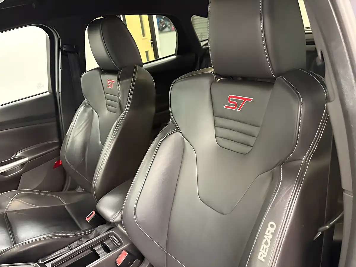 Used 2017 Ford Focus ST-3 Grey - Interior and Exterior details 15