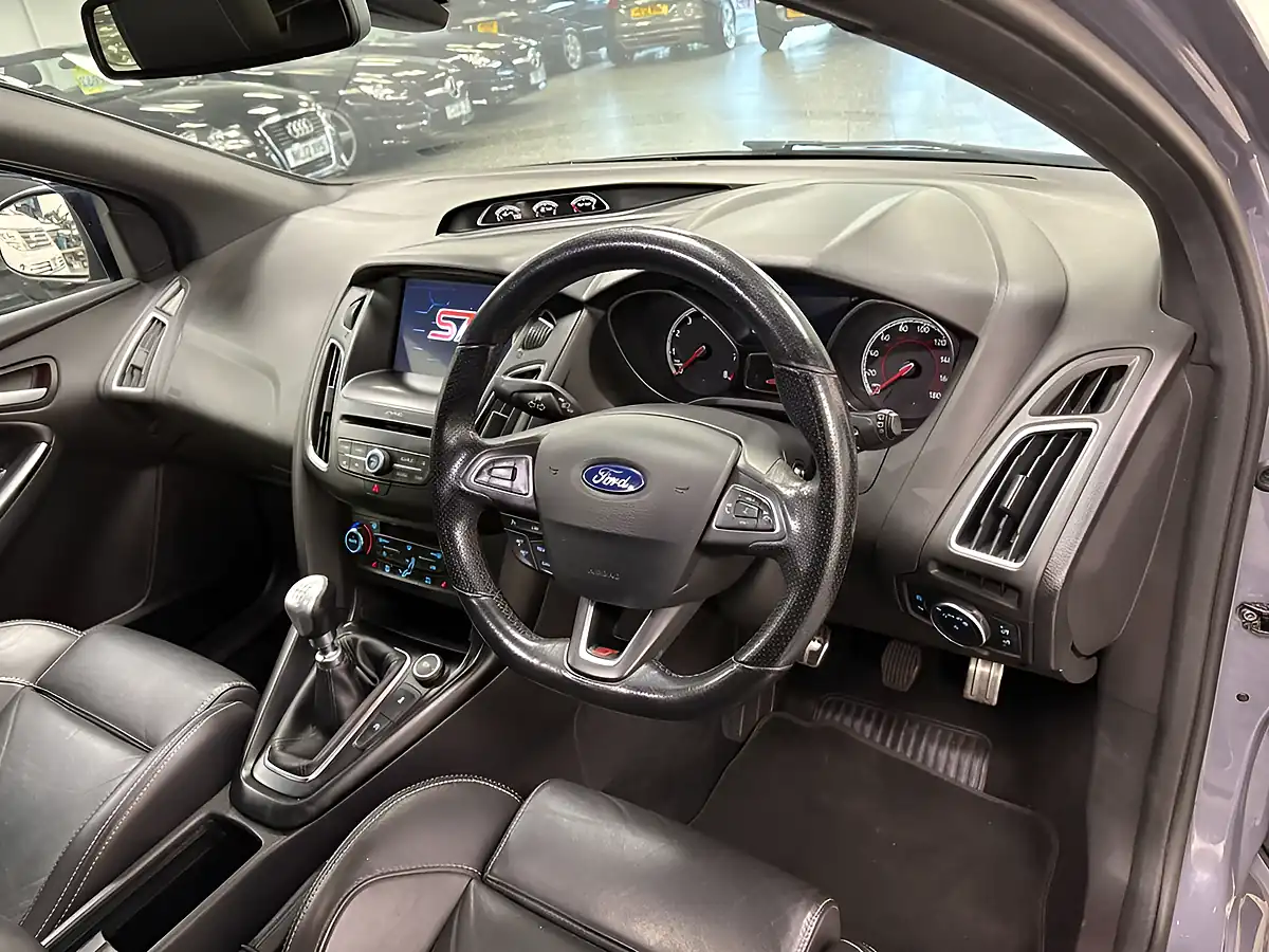 Used 2017 Ford Focus ST-3 Grey - Interior and Exterior details 2