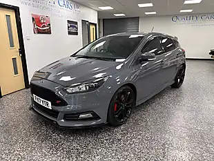 Used 2017 Ford Focus ST-3 Grey - Interior and Exterior details 4
