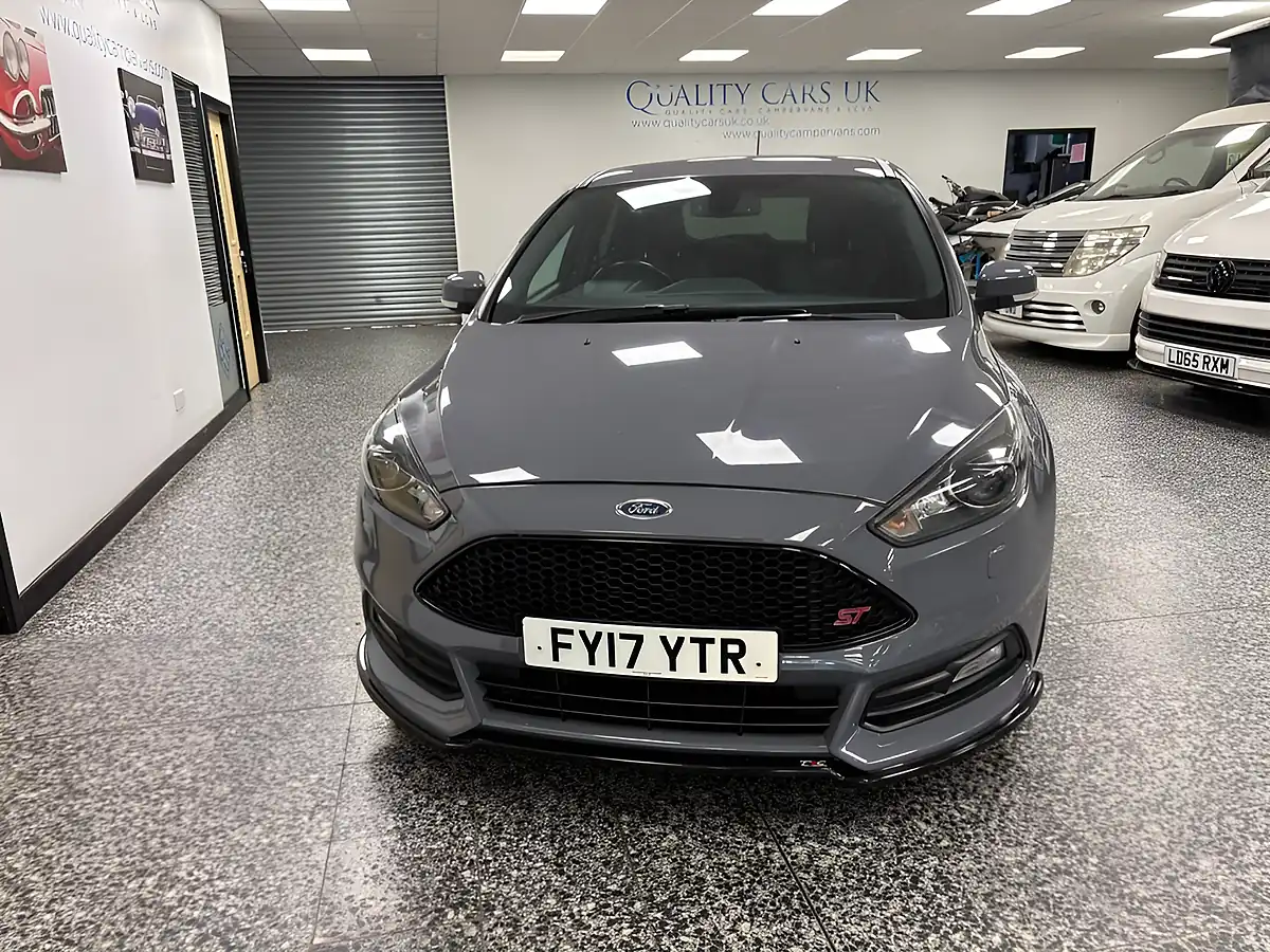 Used 2017 Ford Focus ST-3 Grey - Interior and Exterior details 6