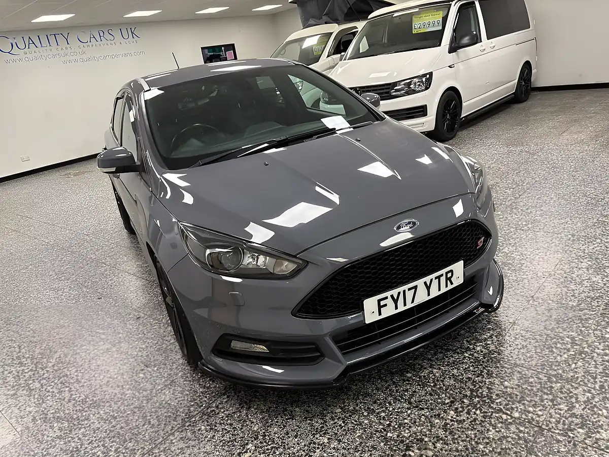 Used 2017 Ford Focus ST-3 Grey - Interior and Exterior details 8
