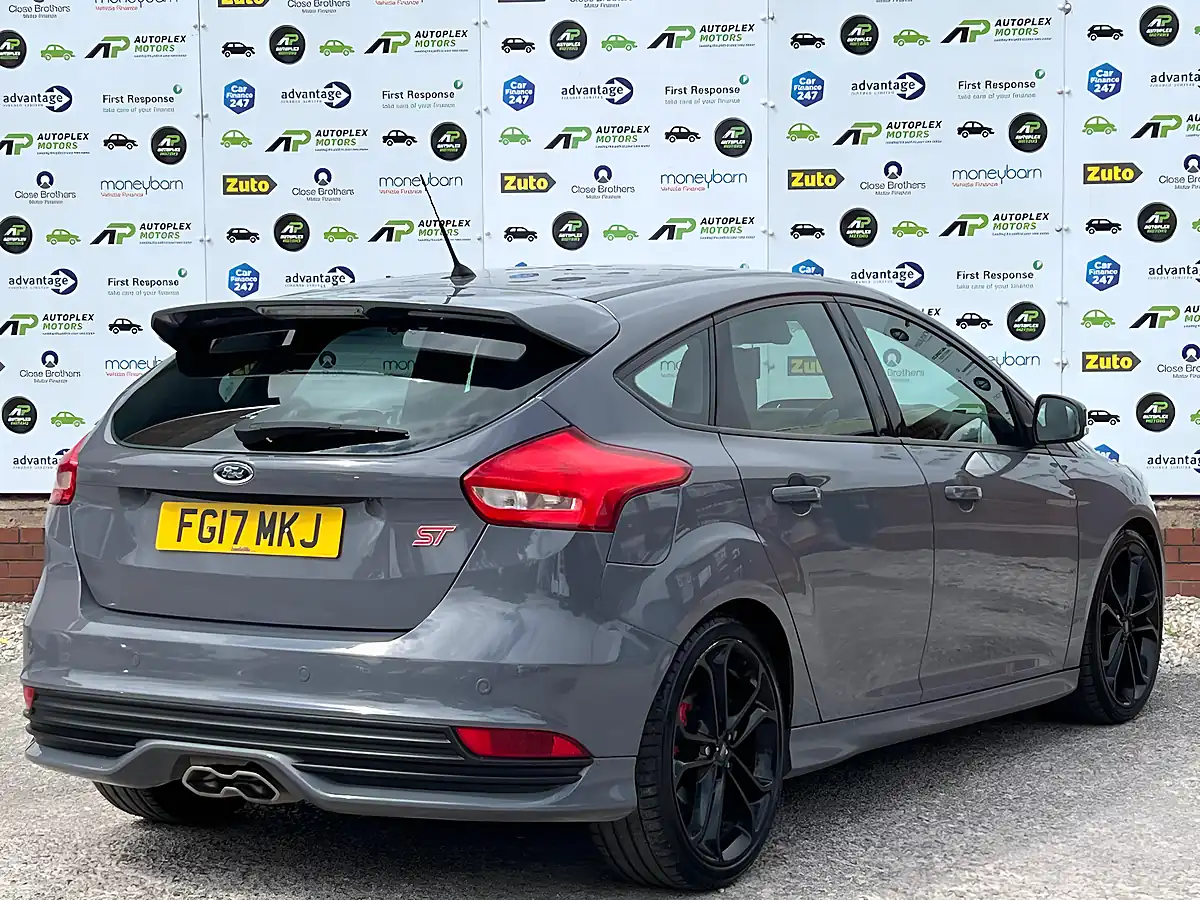 Used 2017 Ford Focus ST-3 Grey - Interior and Exterior details 11