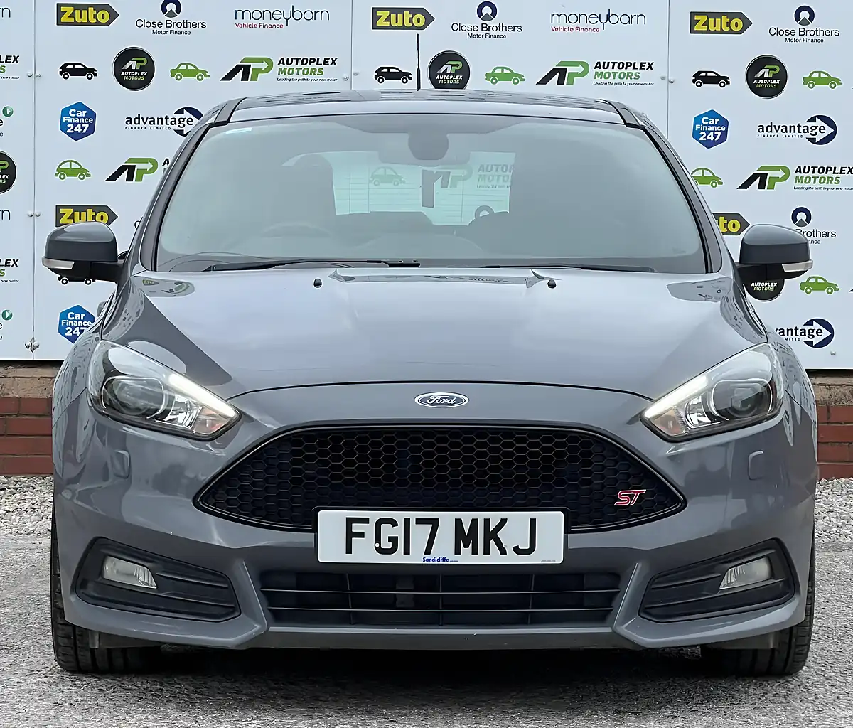 Used 2017 Ford Focus ST-3 Grey - Interior and Exterior details 5