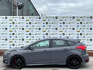 Used 2017 Ford Focus ST-3 Grey - Interior and Exterior details 8