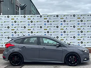 Used 2017 Ford Focus ST-3 Grey - Interior and Exterior details 9