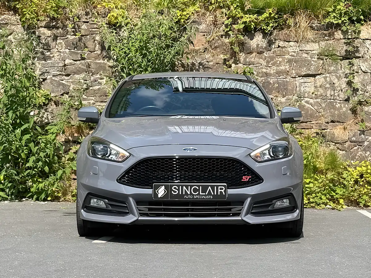 Used 2017 Ford Focus ST-3 Grey - Interior and Exterior details 2