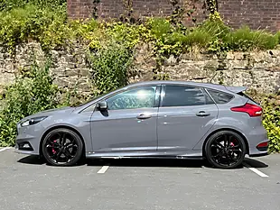Used 2017 Ford Focus ST-3 Grey - Interior and Exterior details 4