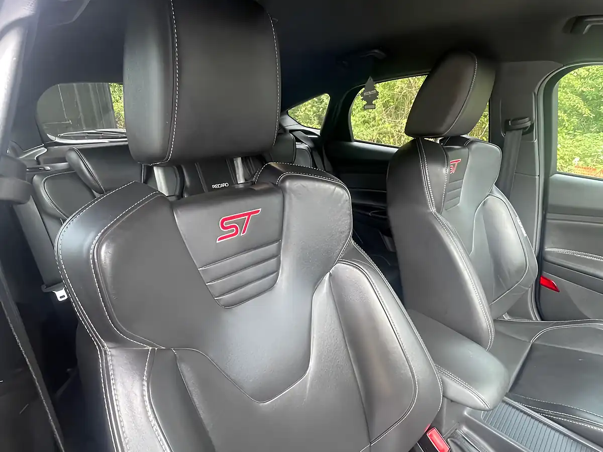 Used 2017 Ford Focus ST-3 Grey - Interior and Exterior details 10