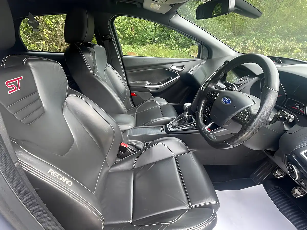 Used 2017 Ford Focus ST-3 Grey - Interior and Exterior details 11