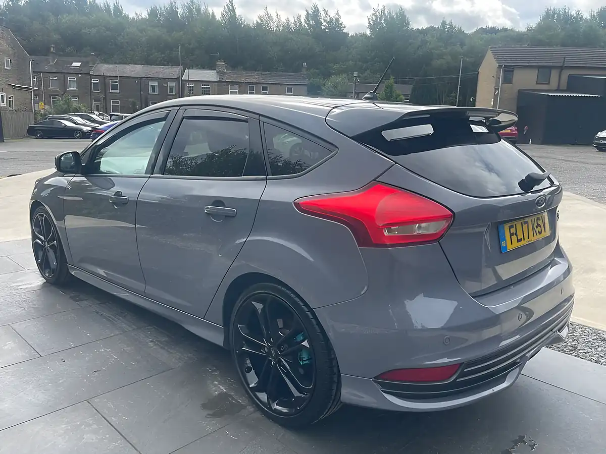 Used 2017 Ford Focus ST-3 Grey - Interior and Exterior details 14