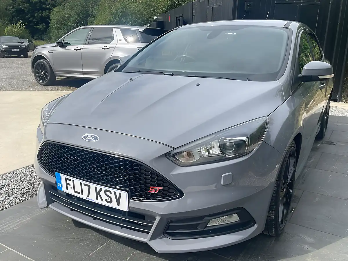 Used 2017 Ford Focus ST-3 Grey - Interior and Exterior details 15