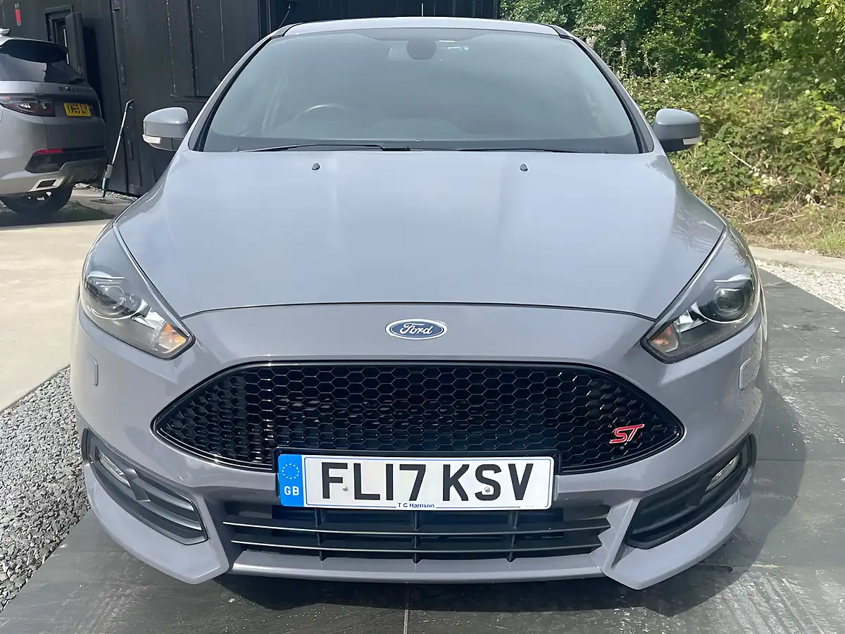 Used 2017 Ford Focus ST-3 Grey - Interior and Exterior details 18