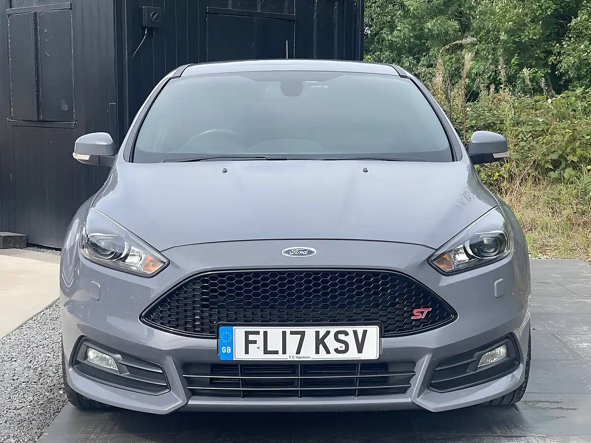 Used 2017 Ford Focus ST-3 Grey - Interior and Exterior details 2