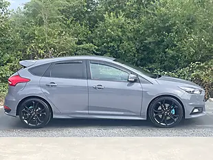 Used 2017 Ford Focus ST-3 Grey - Interior and Exterior details 3