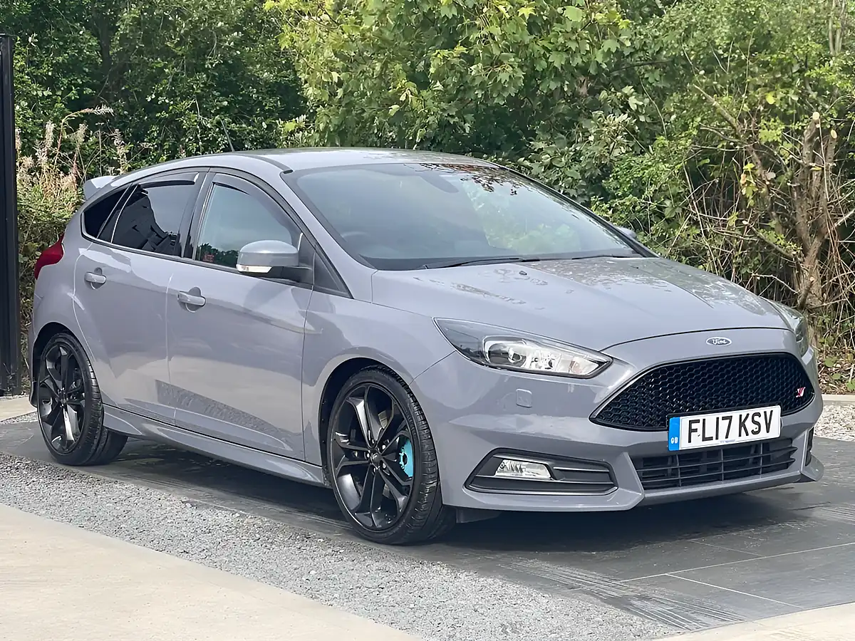 Used 2017 Ford Focus ST-3 Grey - Interior and Exterior details 6