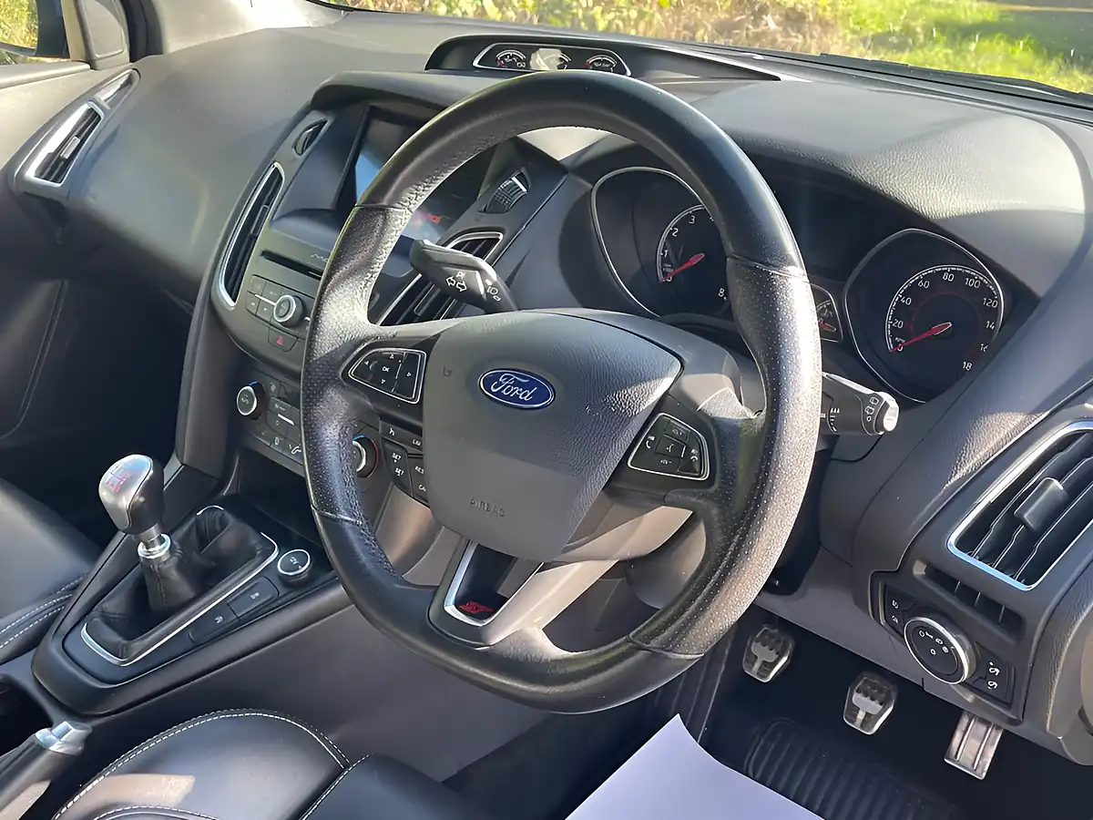Used 2017 Ford Focus ST-3 Grey - Interior and Exterior details 10