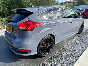 Used 2017 Ford Focus ST-3 Grey - Interior and Exterior details 11