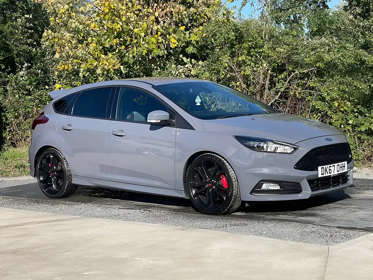 Used 2017 Ford Focus ST-3 Grey - Interior and Exterior details 6