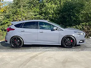 Used 2017 Ford Focus ST-3 Grey - Interior and Exterior details 8