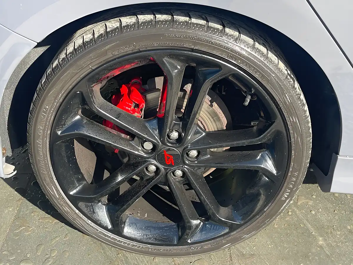 Used 2017 Ford Focus ST-3 Grey - Interior and Exterior details 9