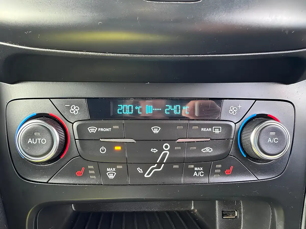 Used 2017 Ford Focus ST-3 Grey - Interior and Exterior details 16