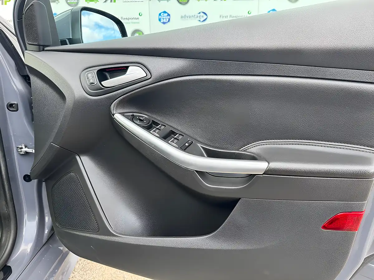 Used 2017 Ford Focus ST-3 Grey - Interior and Exterior details 18