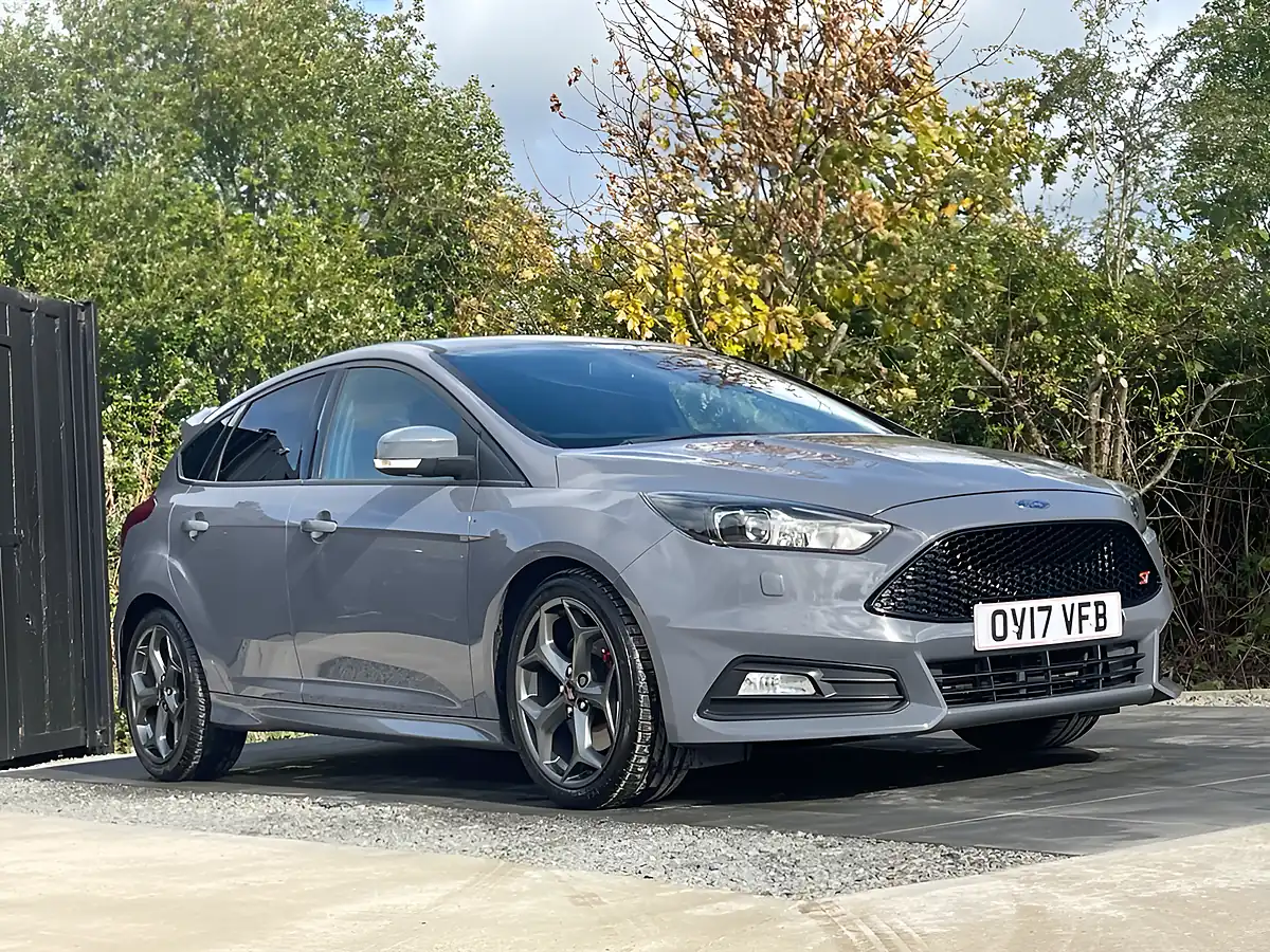 Used 2017 Ford Focus ST-3 Grey - Interior and Exterior details 15