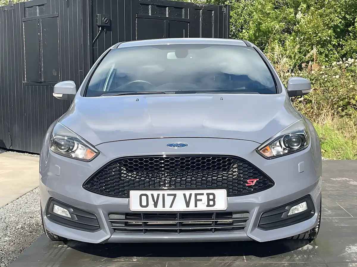 Used 2017 Ford Focus ST-3 Grey - Interior and Exterior details 2