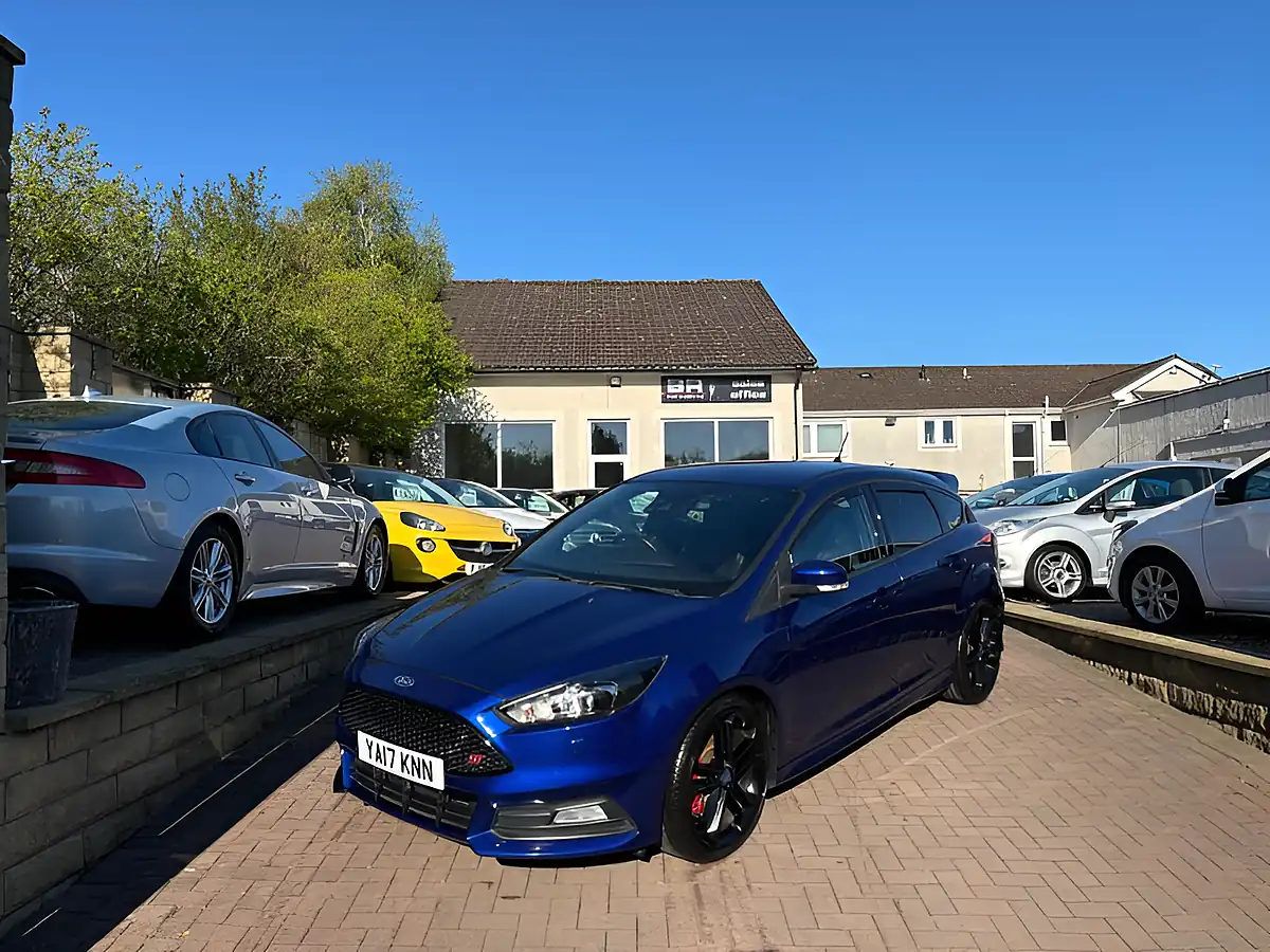 Used 2017 Ford Focus ST-3 Performance Blue - Interior and Exterior details 4