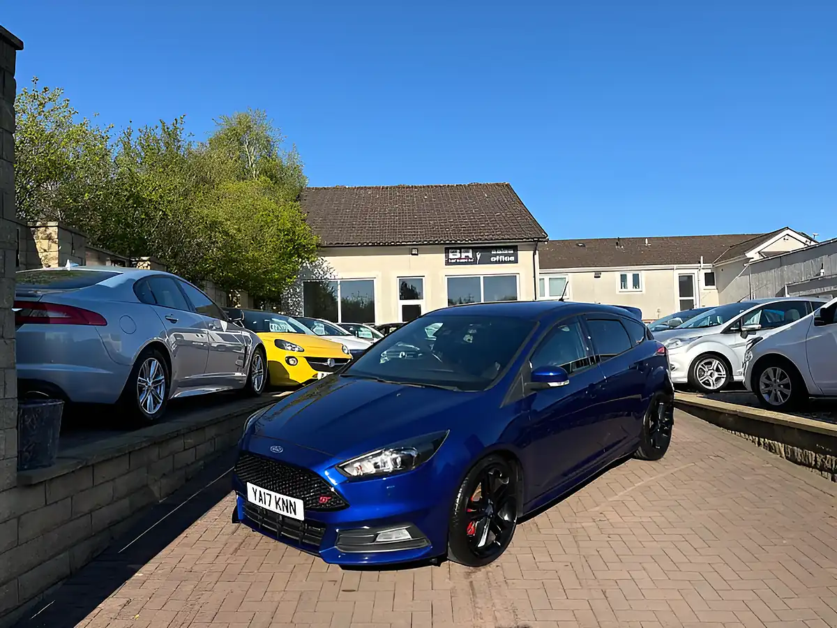 Used 2017 Ford Focus ST-3 Performance Blue - Interior and Exterior details 5