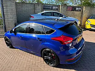 Used 2017 Ford Focus ST-3 Performance Blue - Interior and Exterior details 9