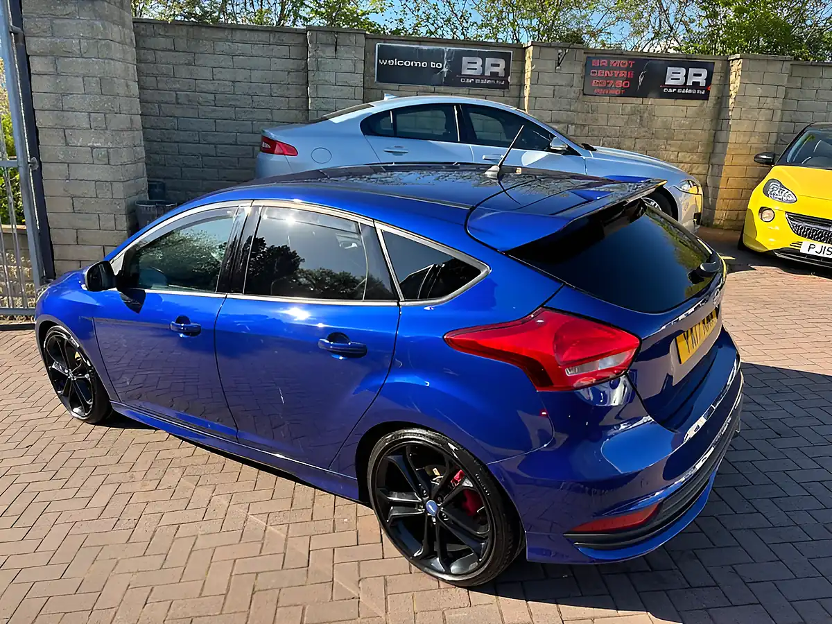 Used 2017 Ford Focus ST-3 Performance Blue - Interior and Exterior details 9