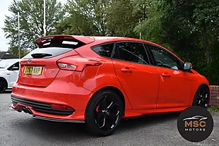 Used 2017 Ford Focus ST-3 Race Red - Interior and Exterior details 11