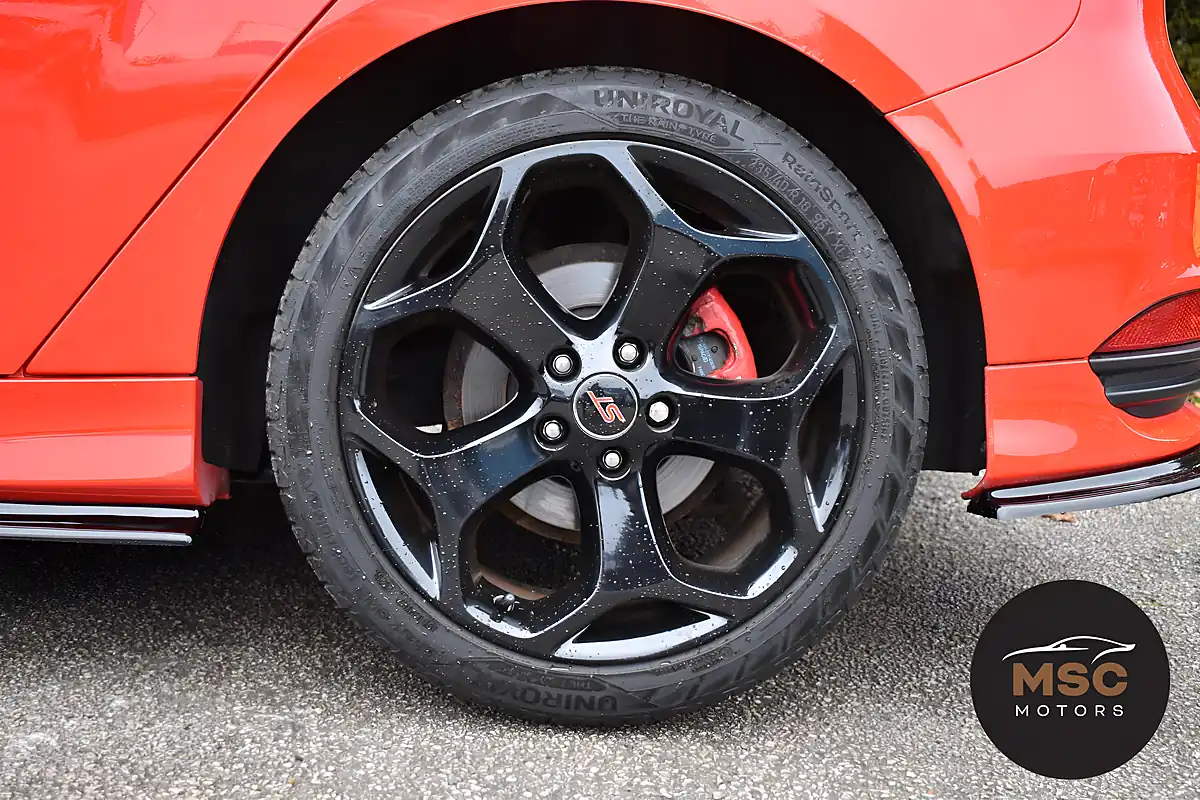 Used 2017 Ford Focus ST-3 Race Red - Interior and Exterior details 13