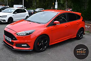 Used 2017 Ford Focus ST-3 Race Red - Interior and Exterior details 5