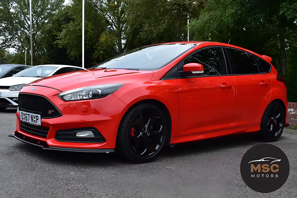 Used 2017 Ford Focus ST-3 Race Red - Interior and Exterior details 6
