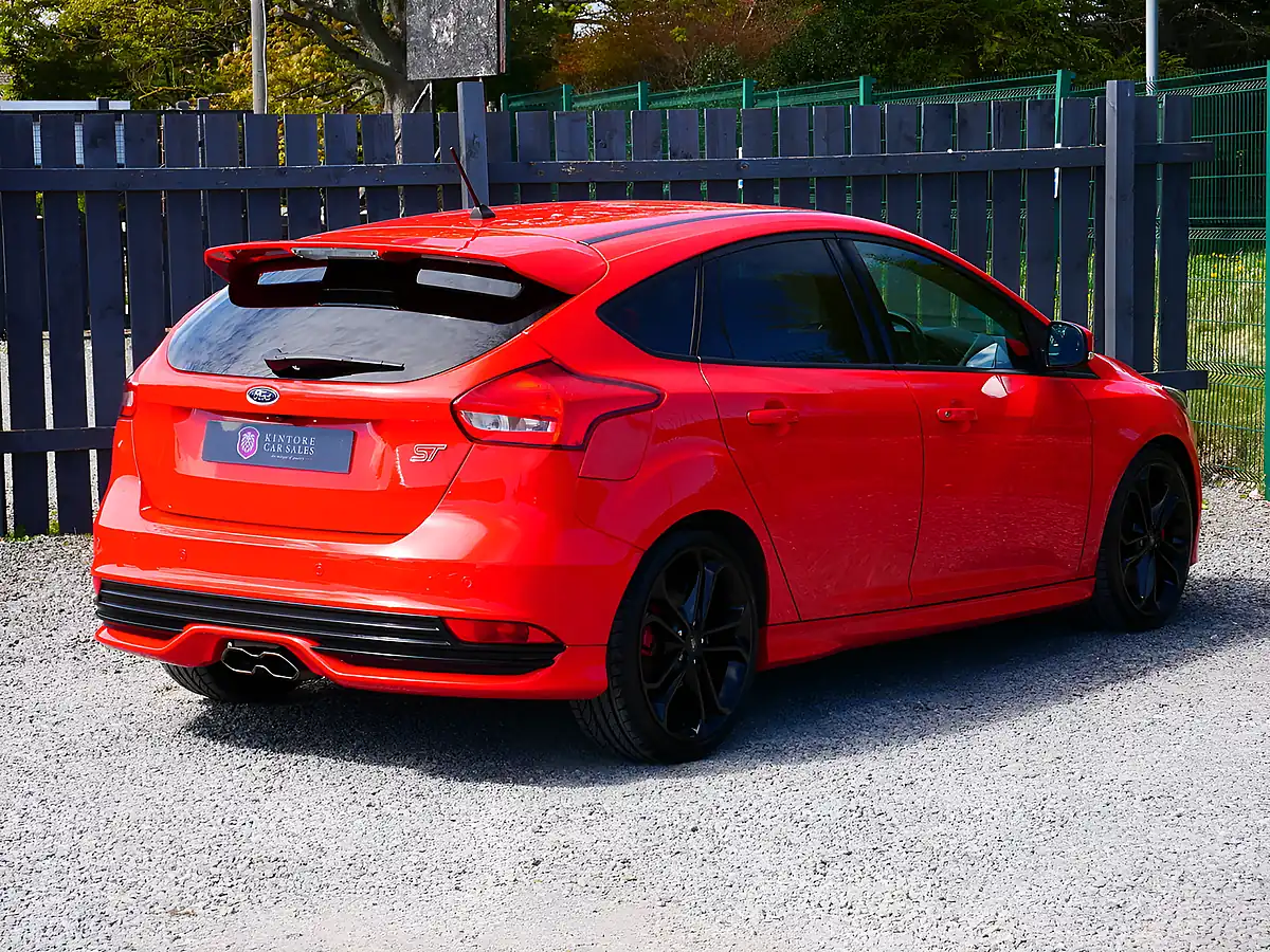 Used 2017 Ford Focus ST-3 Race Red - Interior and Exterior details 11