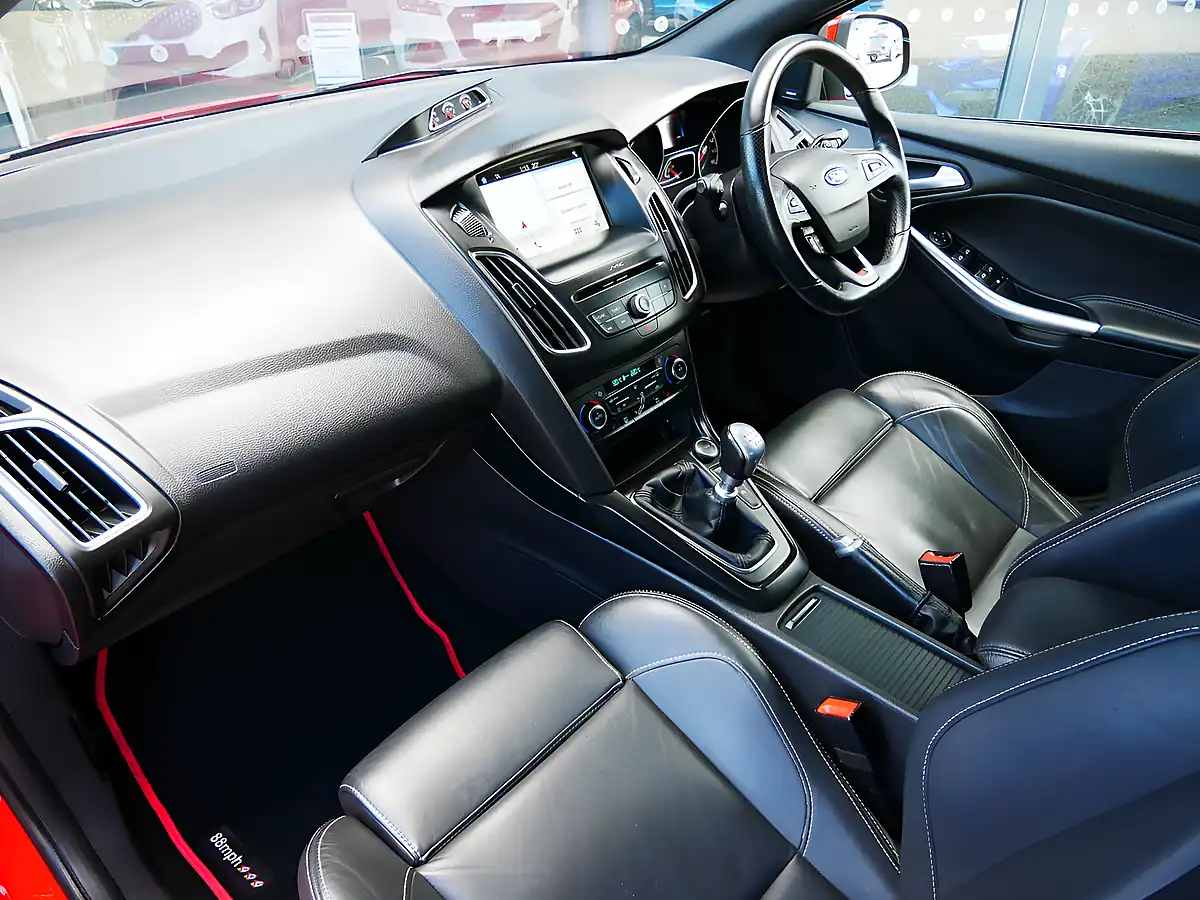Used 2017 Ford Focus ST-3 Race Red - Interior and Exterior details 14