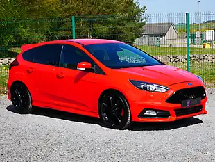 Used 2017 Ford Focus ST-3 Race Red - Interior and Exterior details 3